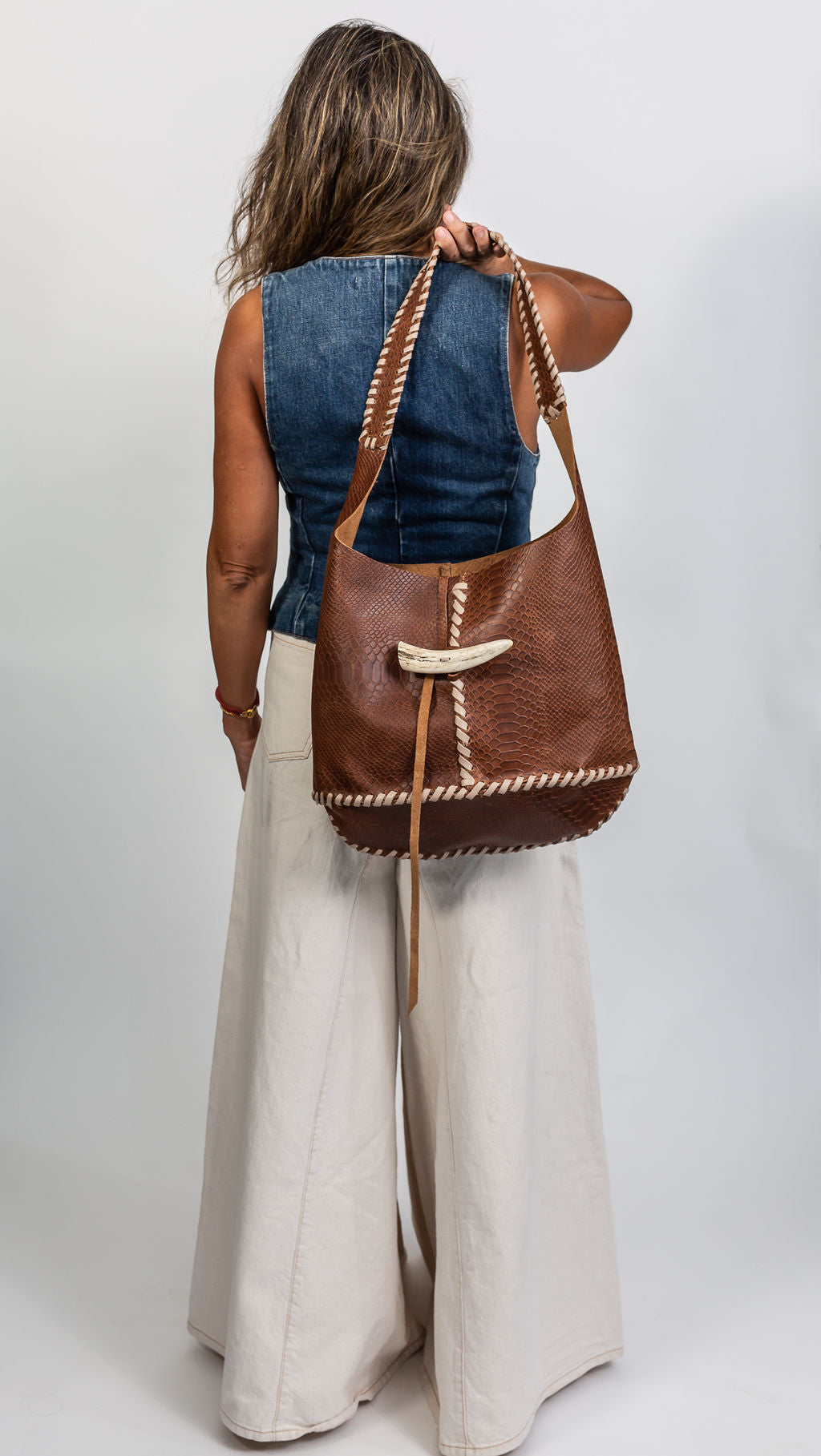 Cartera chula tostado croco / arena