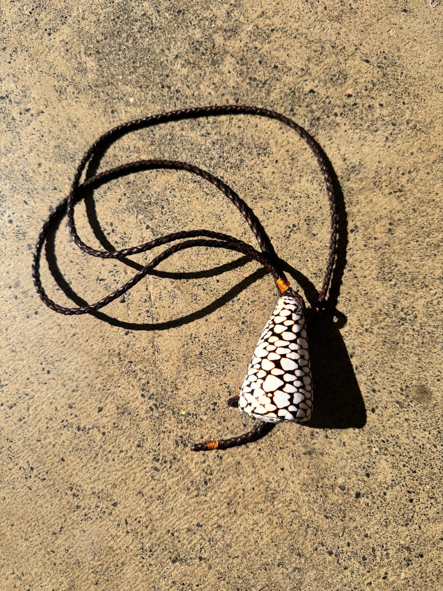 Collar caracola cono