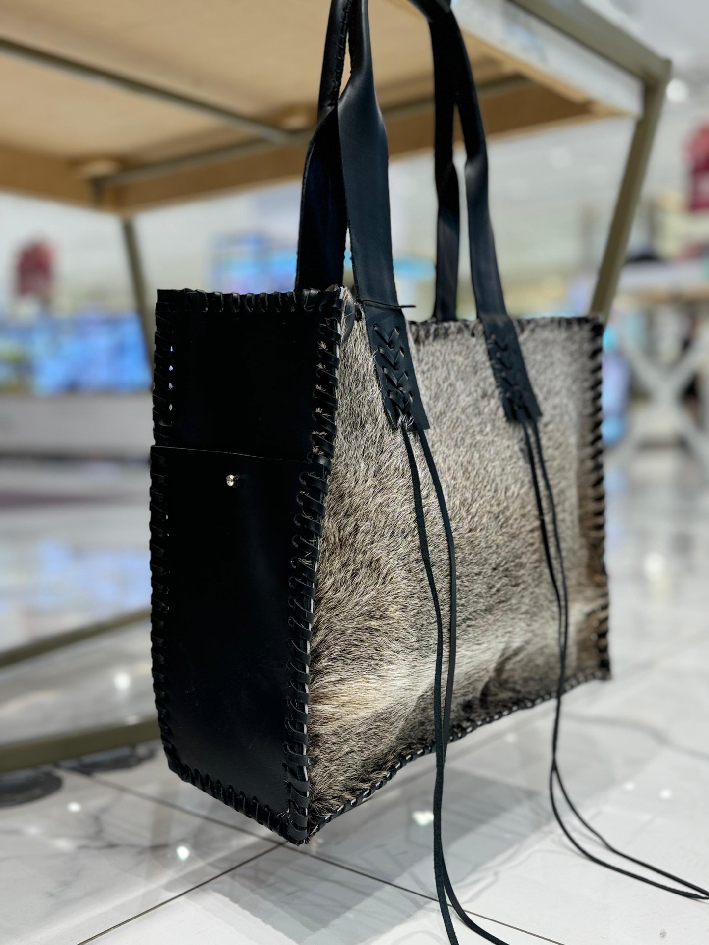 Cartera estancia negra pelo gris