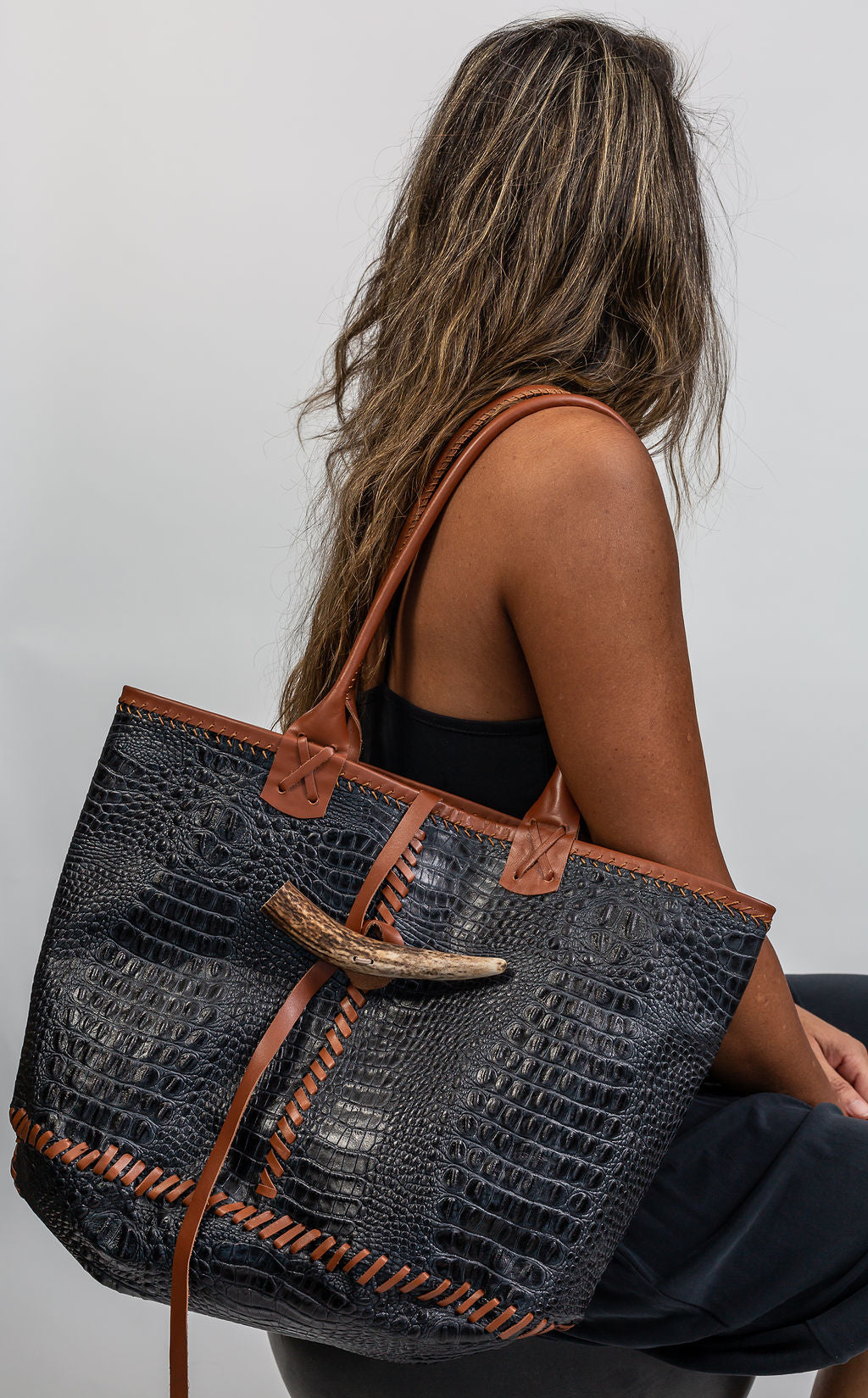 Maja Negra Croco / Caoba