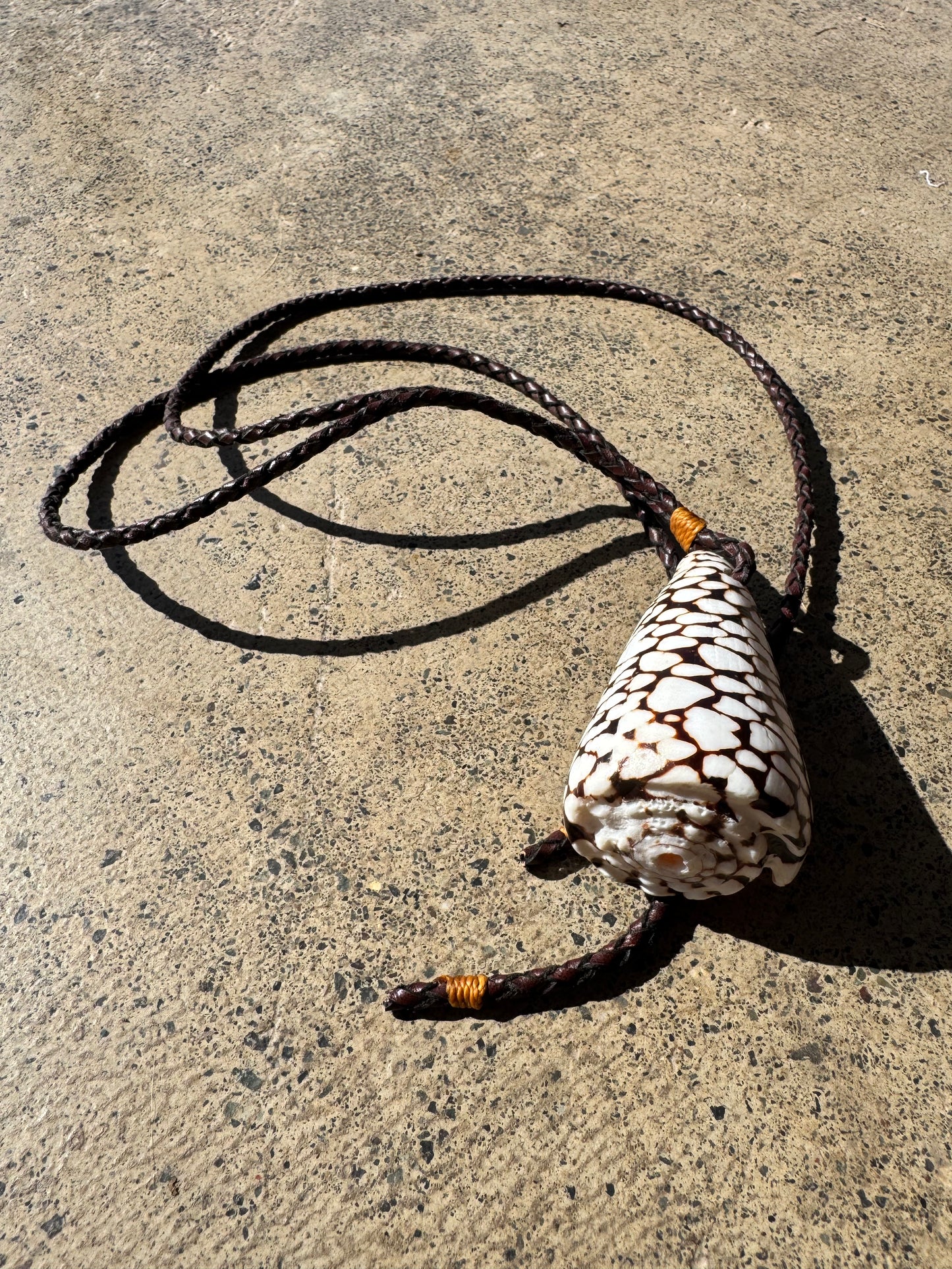 Collar caracola cono