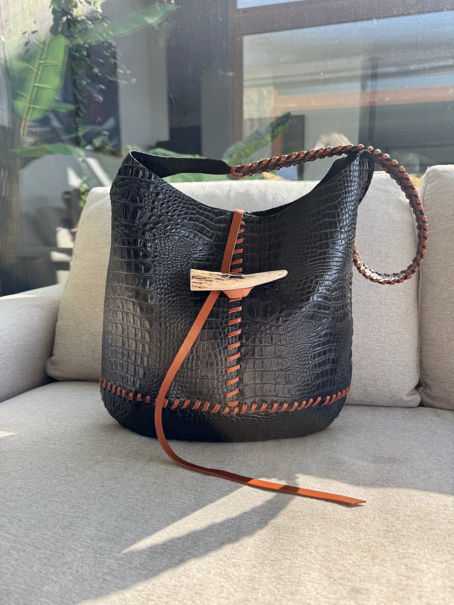 Chula negra croco trenzado camel