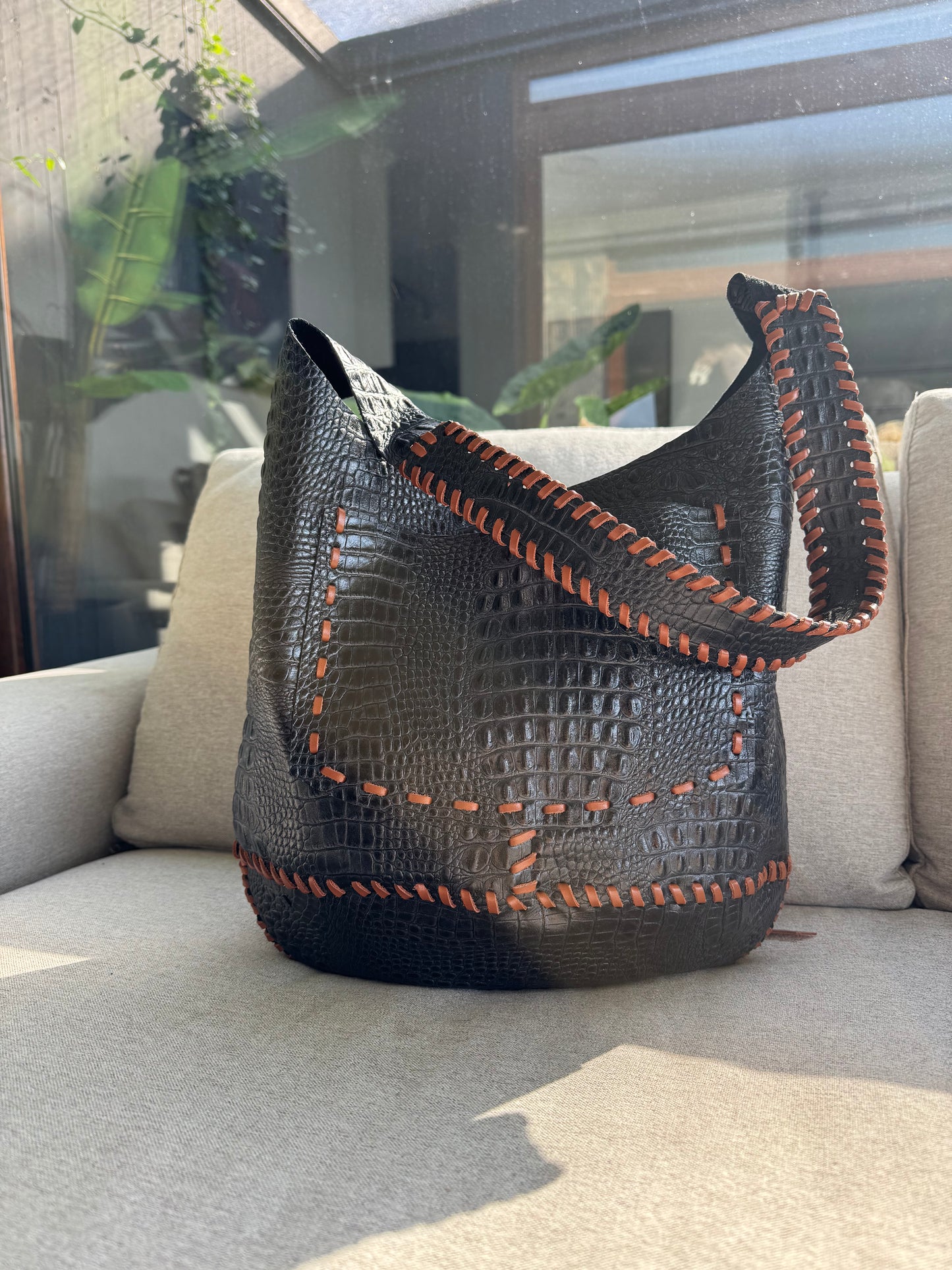 Chula negra croco trenzado camel
