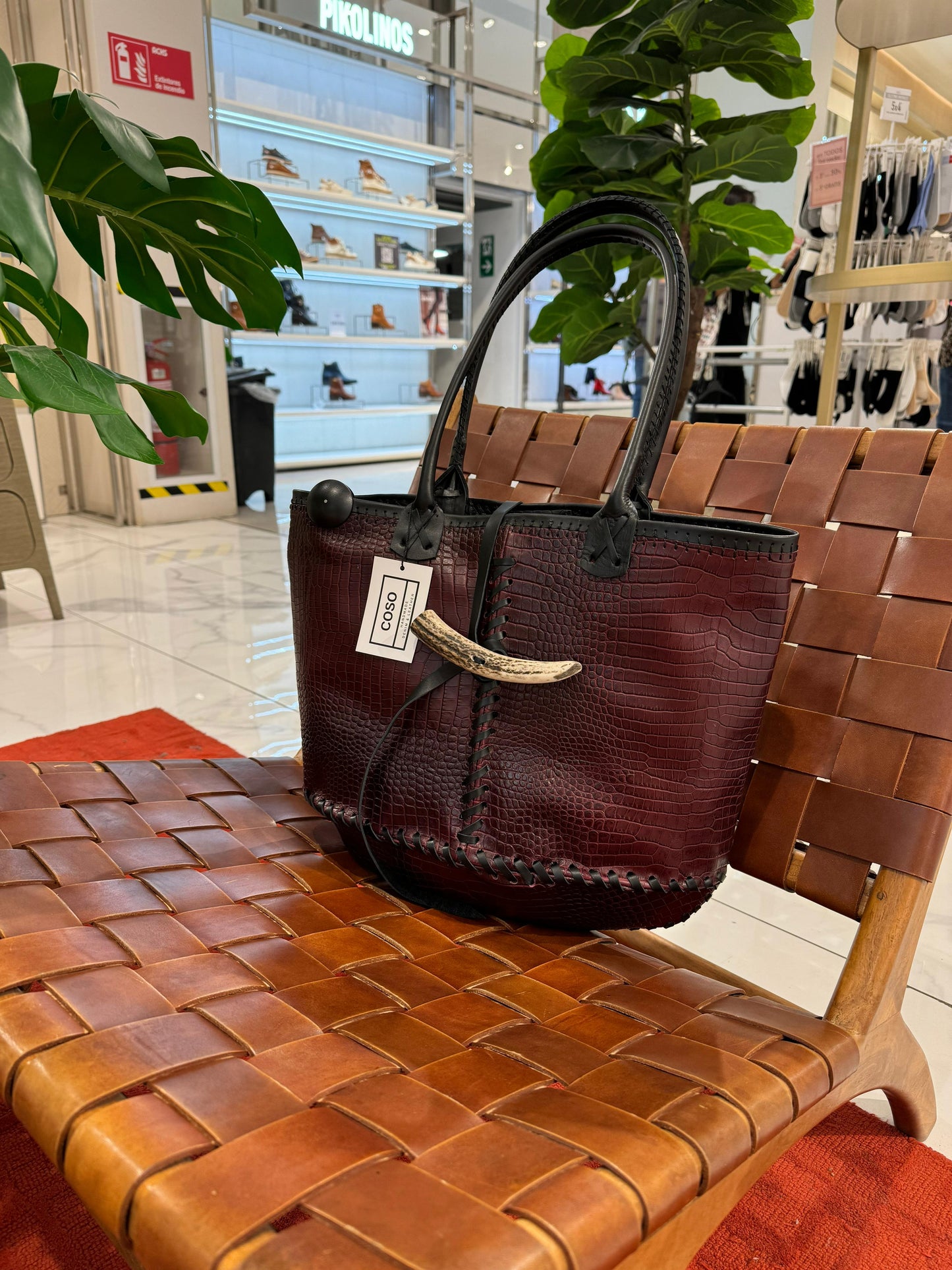 Maja Burgundy Croco / Negra